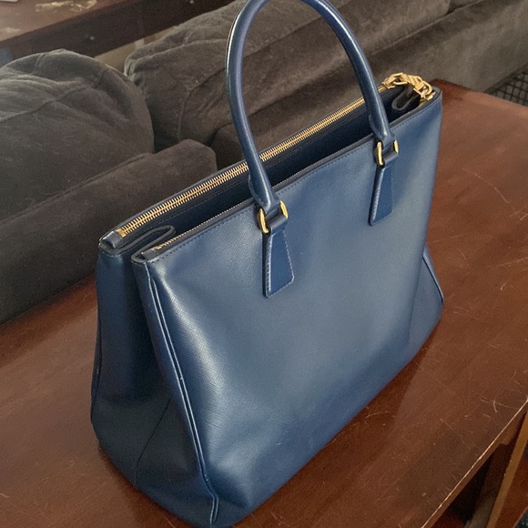 Prada Lux Saffiano - Picture 8 of 8